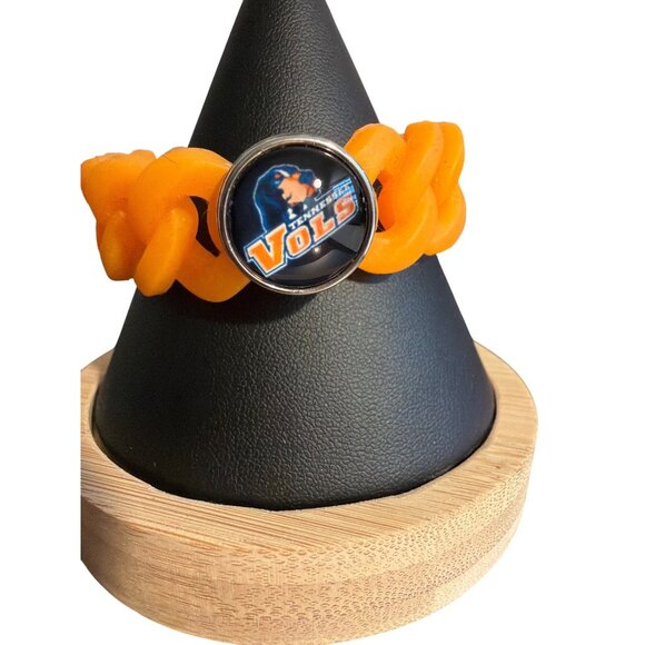 Tennessee Vols Orange Silicone Link Bracelet Logo Charm Glows Under Black Light - Picture 2 of 5